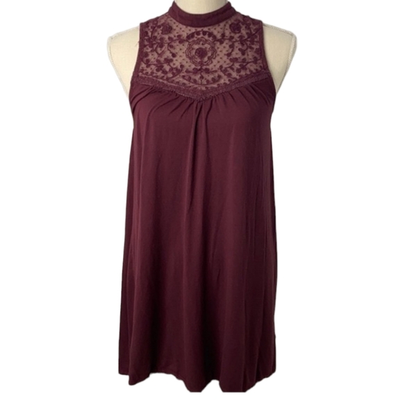 American Eagle Outfitters Dresses & Skirts - American Eagle xxs flowy dress‎ burgundy